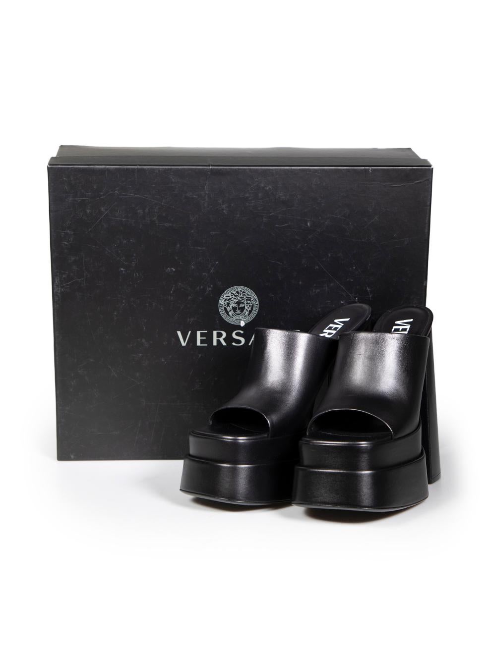 Versace Black Leather Platform Open Toe Mules Size IT 40 en venta 5
