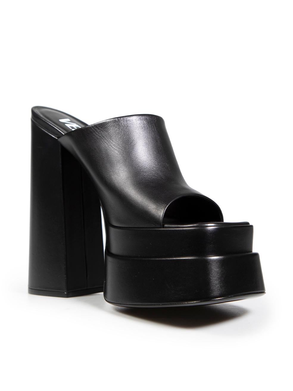 CONDITION is Never worn. Due to poor storage, minimal wear is seen to the right side of the left shoe where a small abrasion can be seen on this brand new Versacedesigner item. The item comes with its original box.
 
 Details
 
 
 Black
 
 Leather

