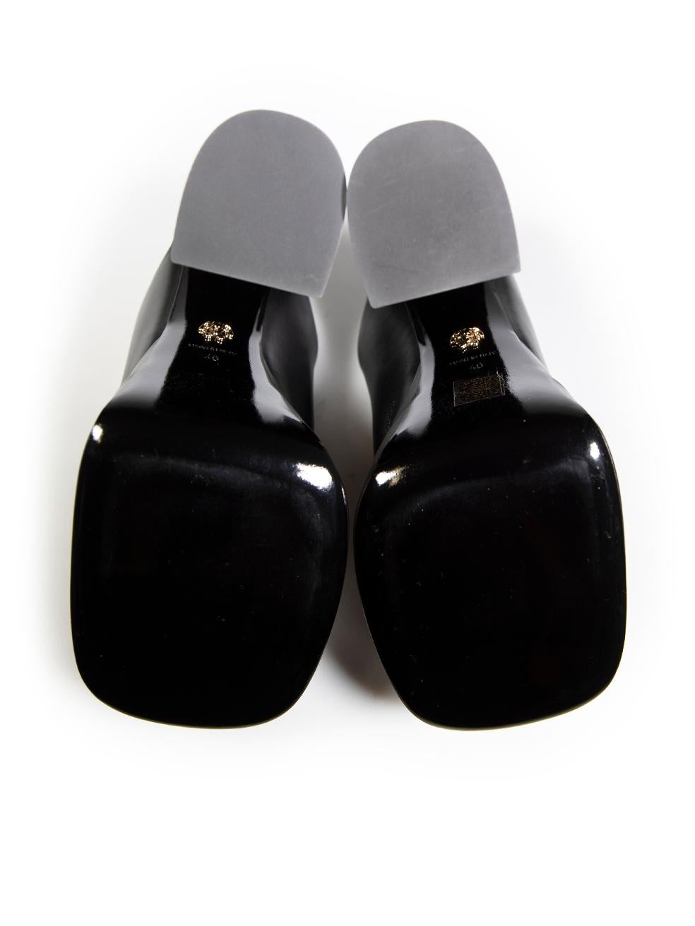Versace Black Leather Platform Open Toe Mules Size IT 40 en Nuevo estado para la venta en London, GB