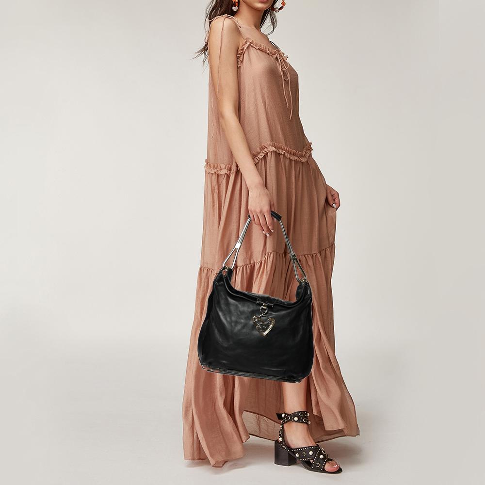 Versace Black Leather Shoulder Bag In Good Condition In Dubai, Al Qouz 2