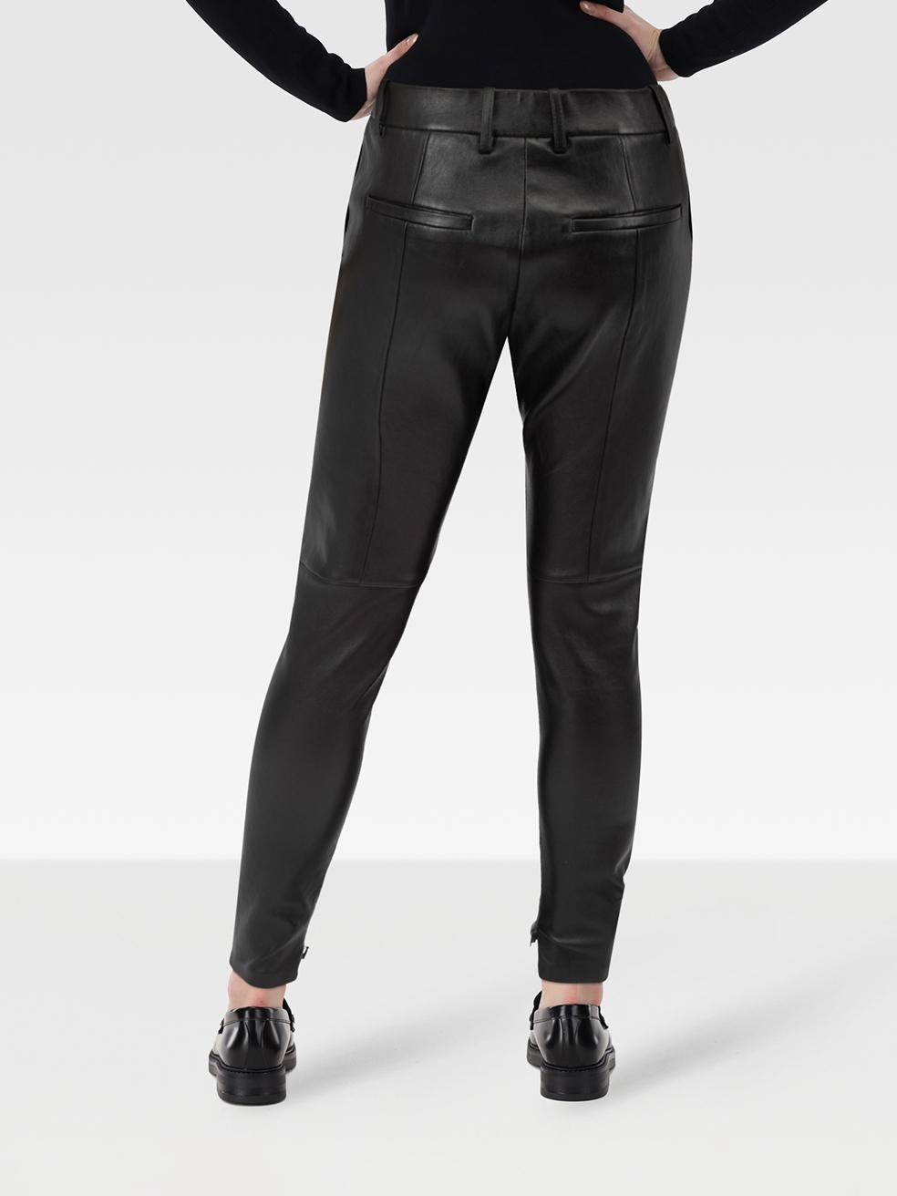 CONDITION is Very Good. Hardly any visible wear to the trousers is evident on this used Versace designer resale item.
 
 
 
 Details
 
 
 Black
 
 Leather
 
 Trousers
 
 Skinny fit
 
 Mid rise
 
 2x Side pockets
 
 Gold Medusa logo belt loop
 
 Fly