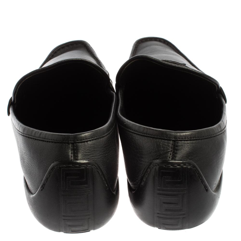 Versace Black Leather Slip On Loafers Size 44 In Good Condition For Sale In Dubai, Al Qouz 2