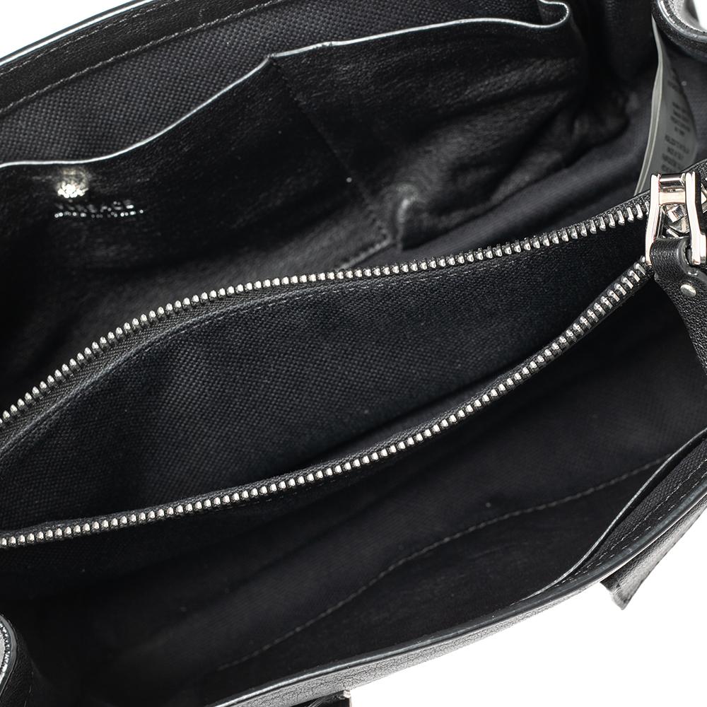 Versace Black Leather Stardust Shoulder Bag In Good Condition In Dubai, Al Qouz 2