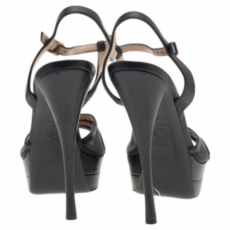 Sandalias de plataforma con tira en T de piel negra Versace talla 37 en venta 2
