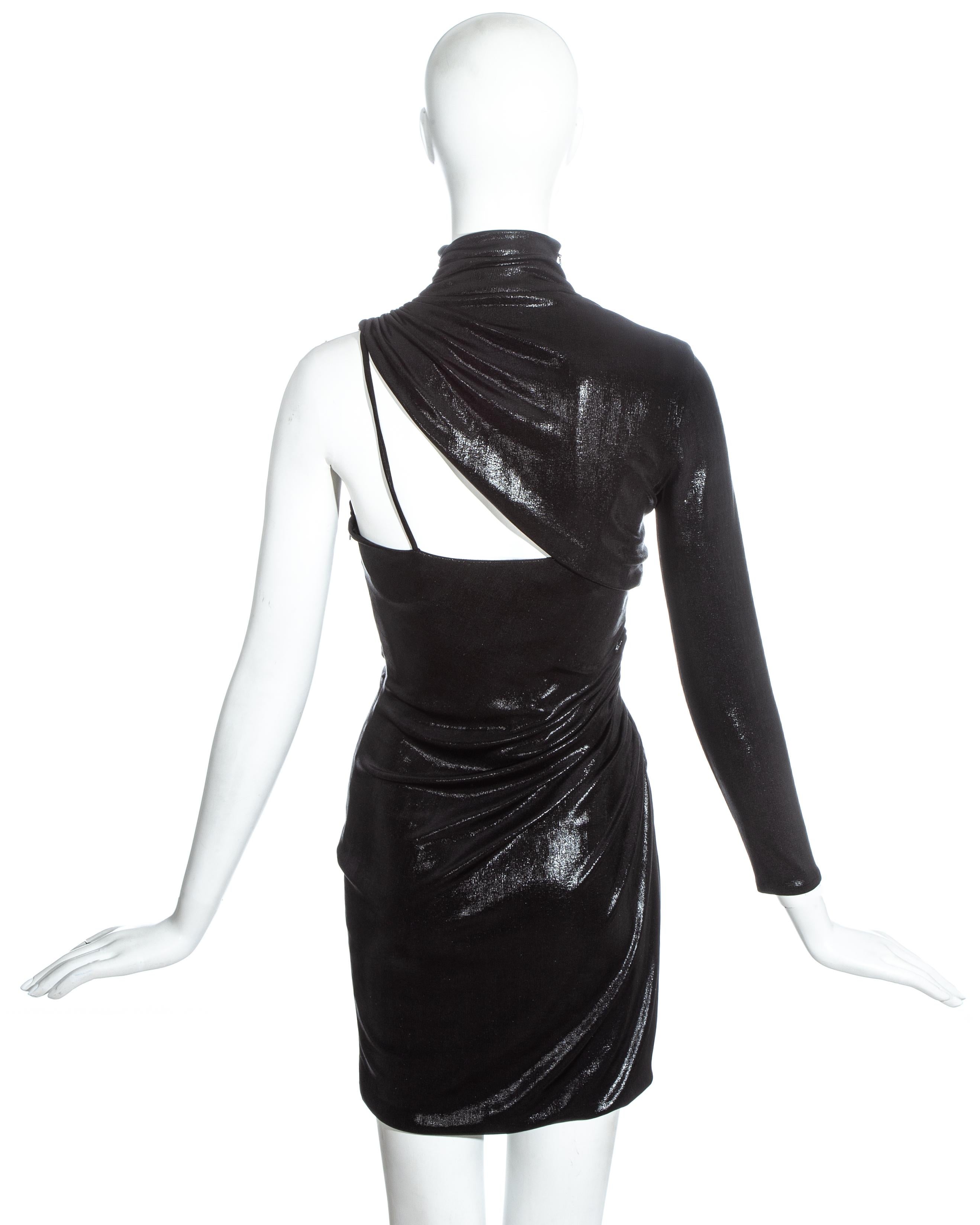 Versace - Robe à une manche en jersey liquide noir avec boulons métalliques, automne-hiver 2013 en vente 1