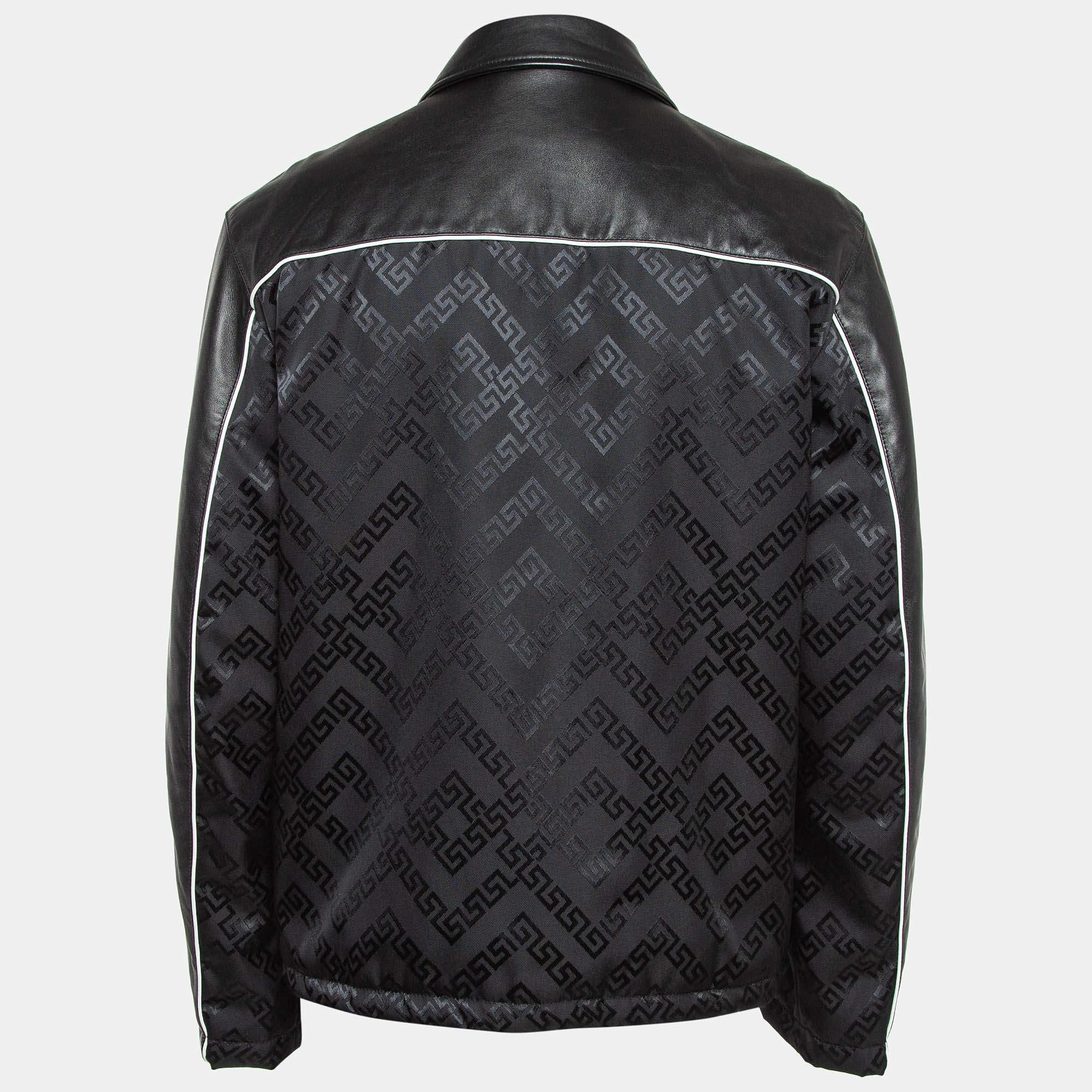 Infuse an extra dose of style into your outfit with this highly fashionable Versace jacket. Tailored from quality materials it embodies a contemporary vibe and is filled with functional characteristics.