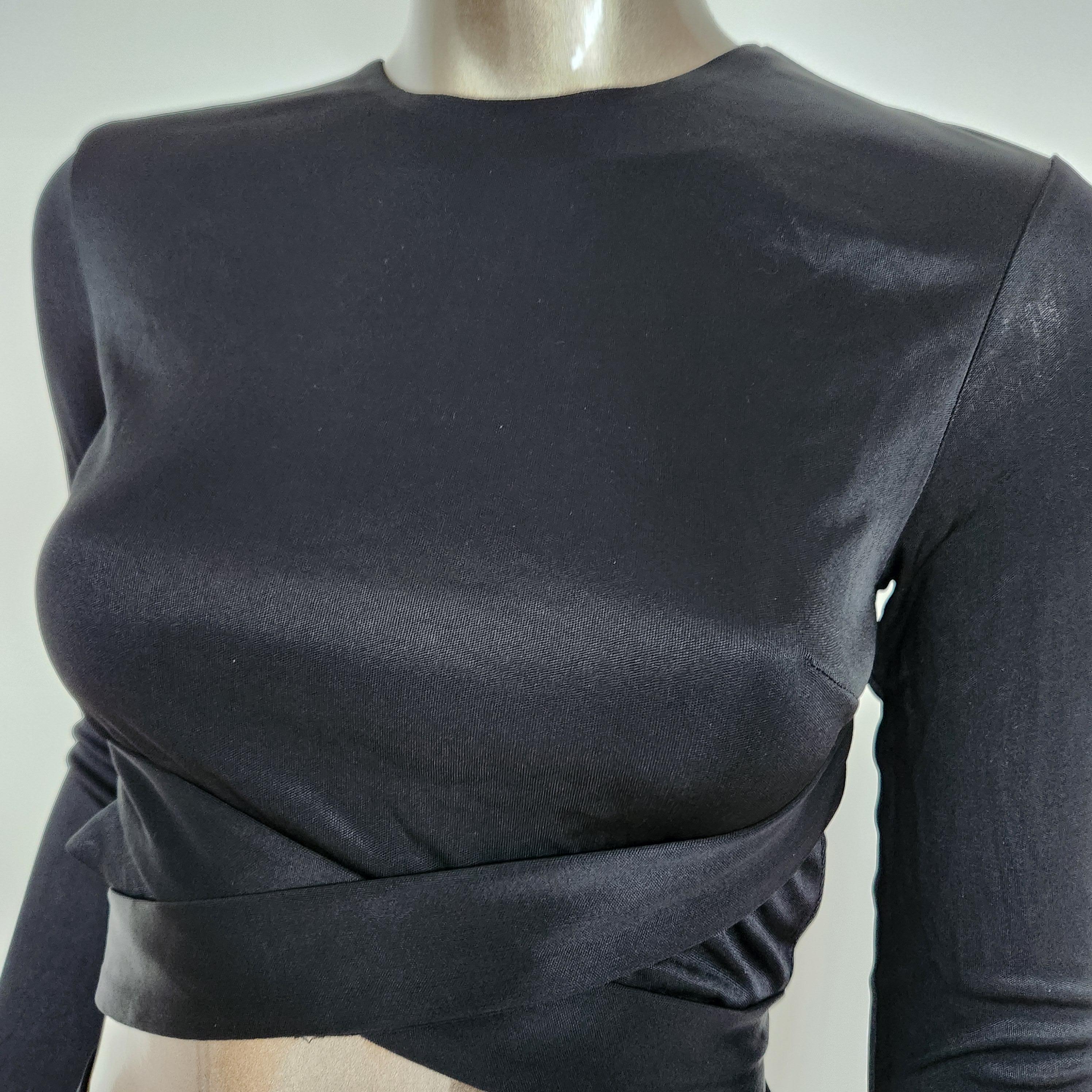 Versace Top nero a maniche lunghe con cintura Medusa 38 in vendita 1