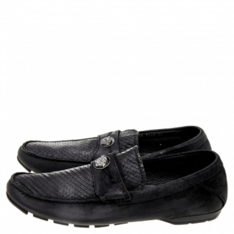 Mocassins Medusa en cuir nubuck et python noir de Versace Taille 41 Pour hommes en vente