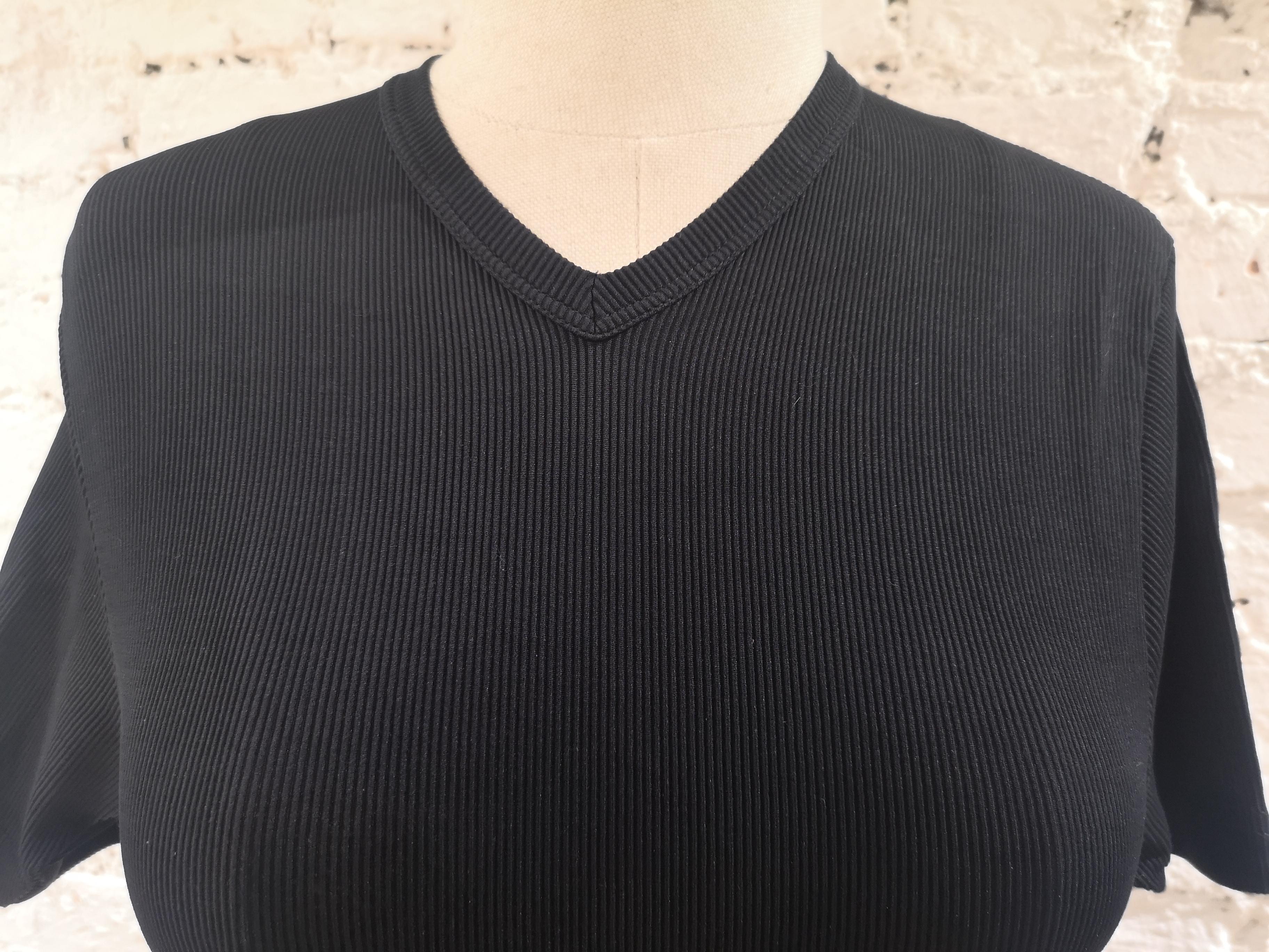 Schwarzes langes Nylon-T-Shirt von Versace im Zustand „Gut“ im Angebot in Capri, IT