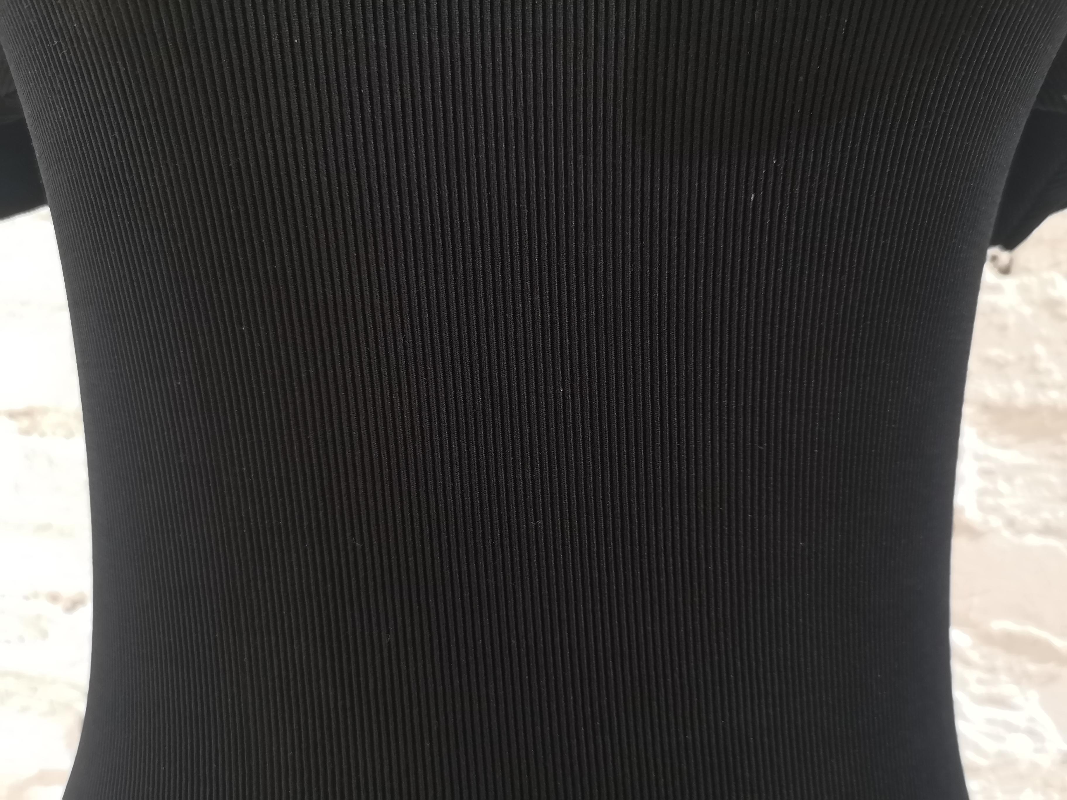 Schwarzes langes Nylon-T-Shirt von Versace im Angebot 1