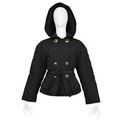 Versace - Veste matelassée en nylon noir avec capuche