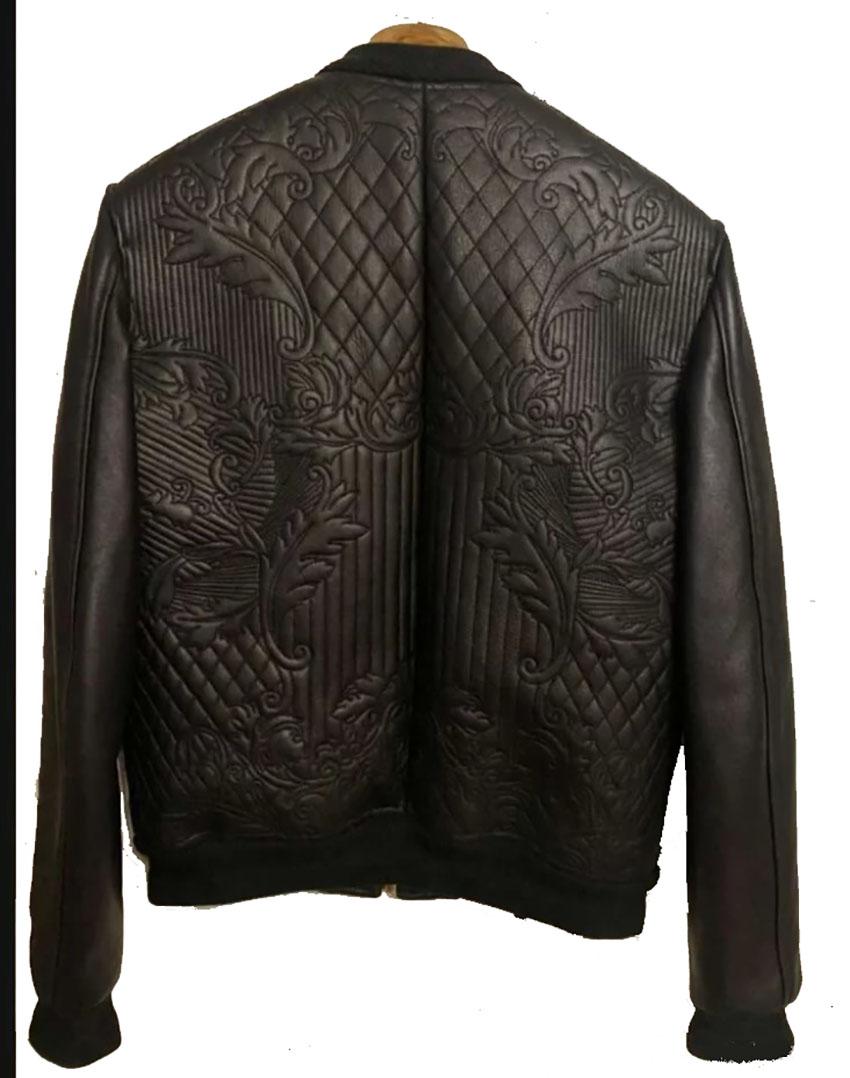VERSACE


Black leather quilted jacket from Versace

Size IT 48 - M
Underarms 21
