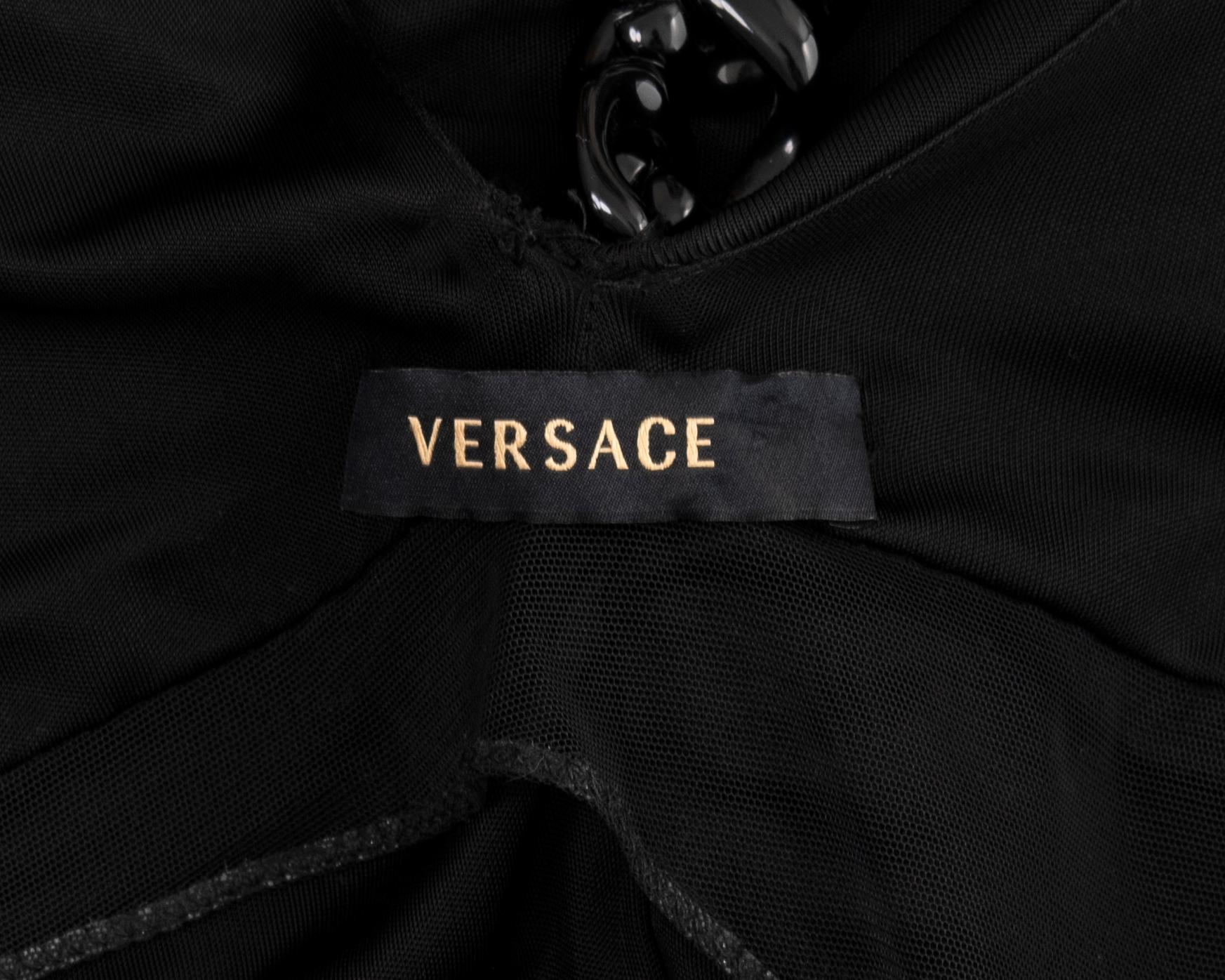 Robe de soirée noire ruchée avec bretelles en chaîne Versace, A/H 2007 en vente 8