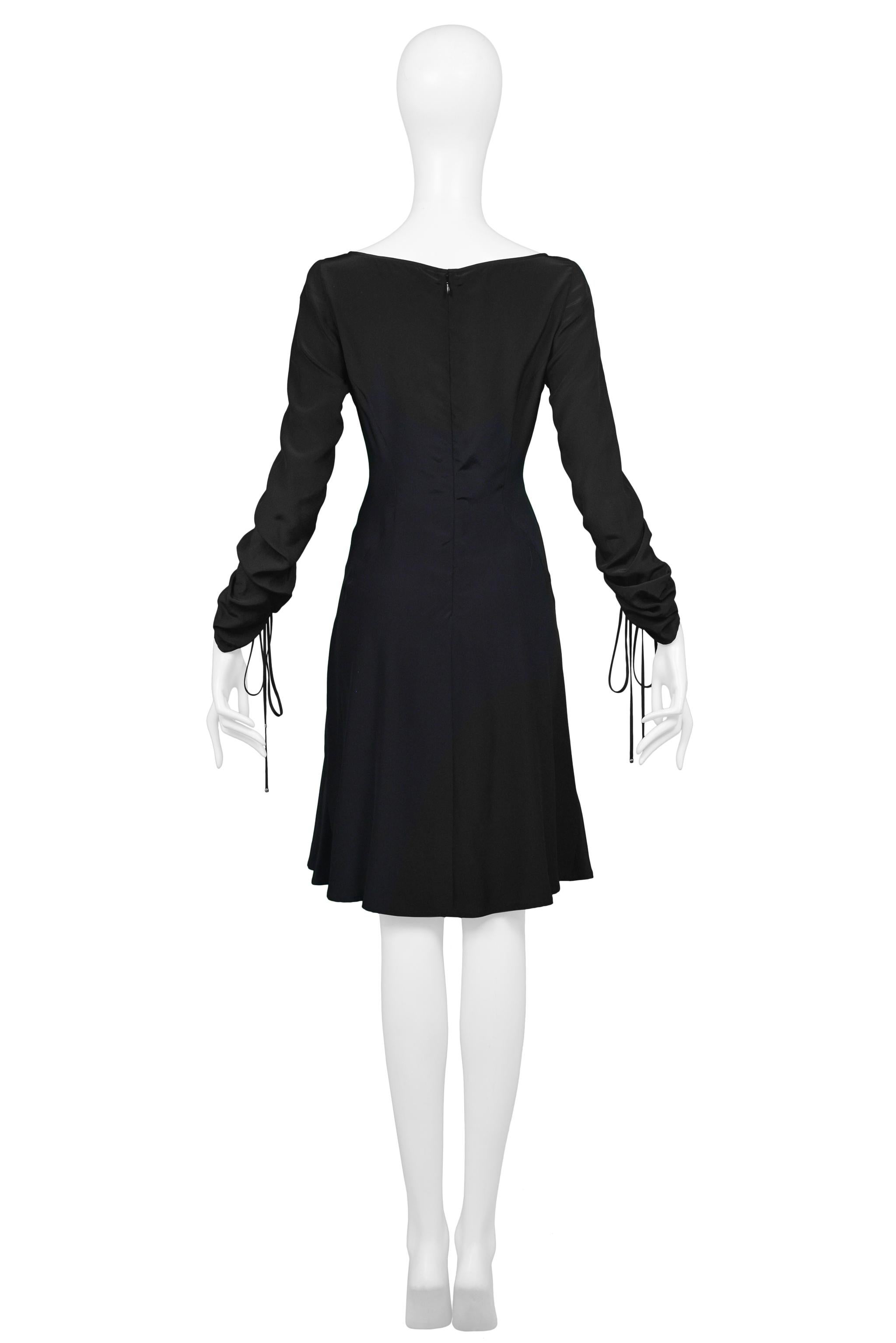 Versace, mini-robe noire avec cordons de serrage et décolleté plongeant, années 2000 en vente 1