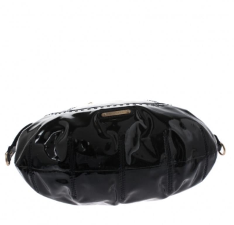 Versace Borsa a tracolla in pelle verniciata con catena Stitch by Stitch neri in vendita 1