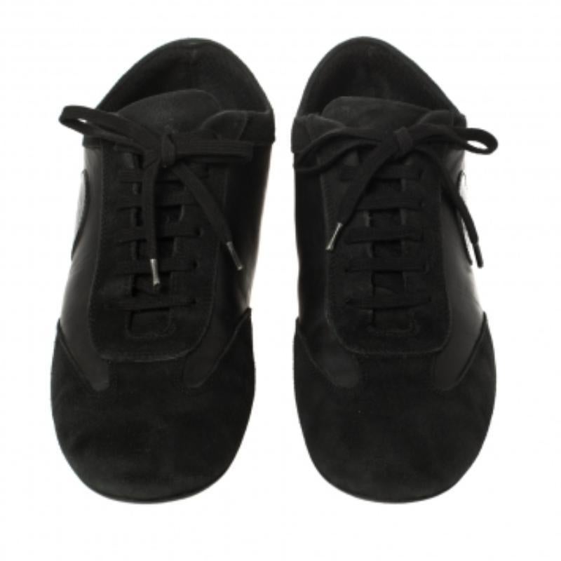 Versace Black Suede and Soft Leather Medusa Lace Up Sneakers Size 39 In Fair Condition For Sale In Dubai, Al Qouz 2