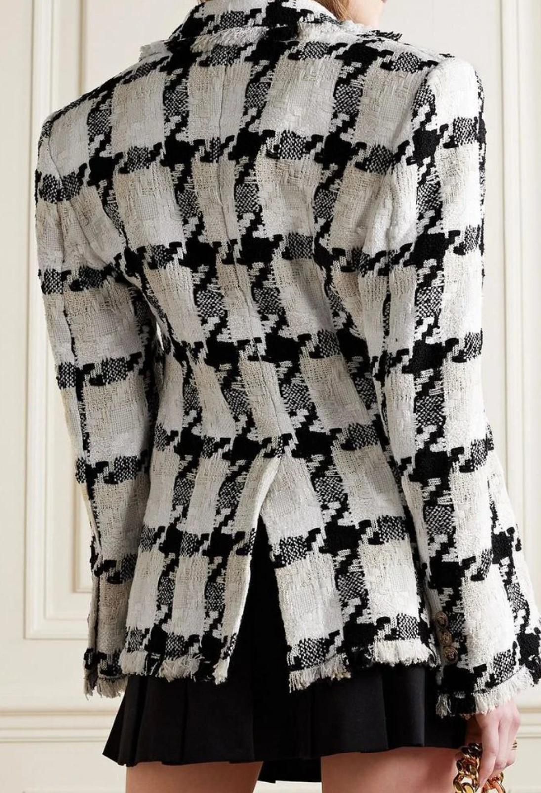 Versace Black White Checked Tweed Oversized Padded Shoulder Blazer 44 For Sale 2