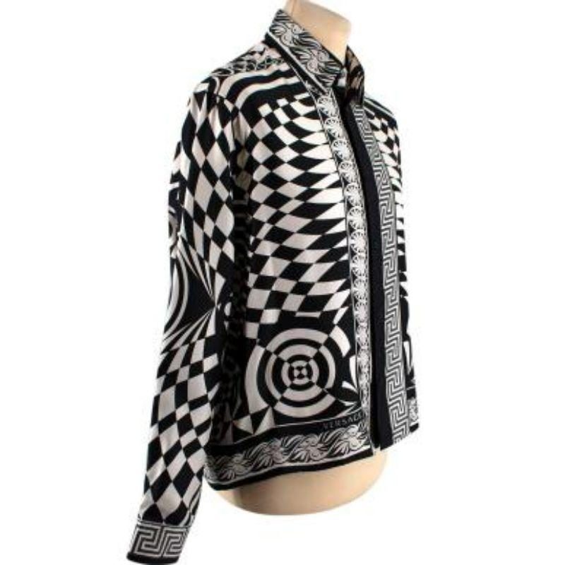 Women's Versace Black & White Silk Printed Shirt For Sale