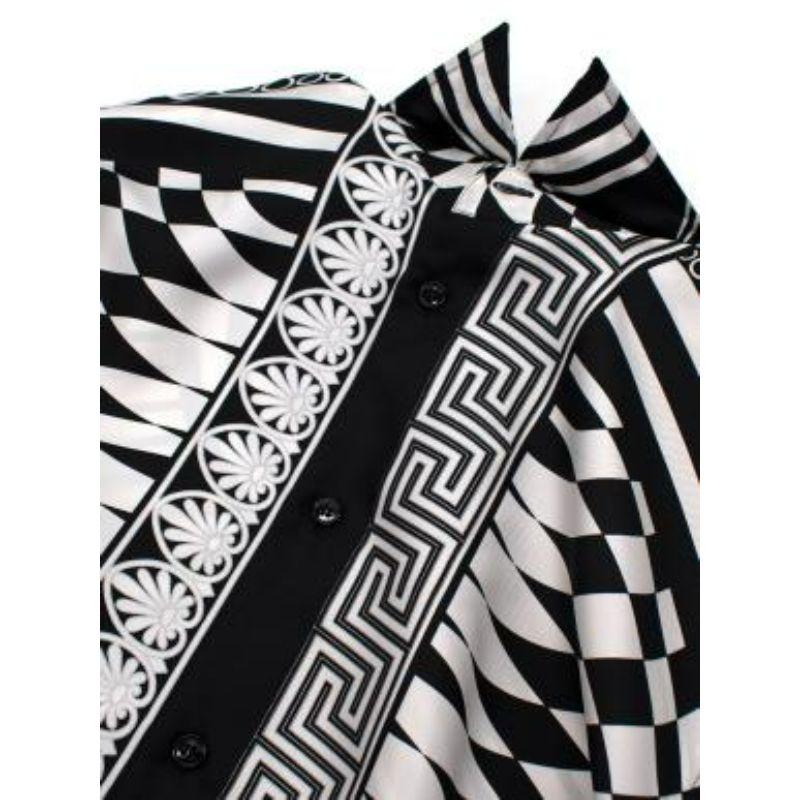 Versace Black & White Silk Printed Shirt For Sale 2