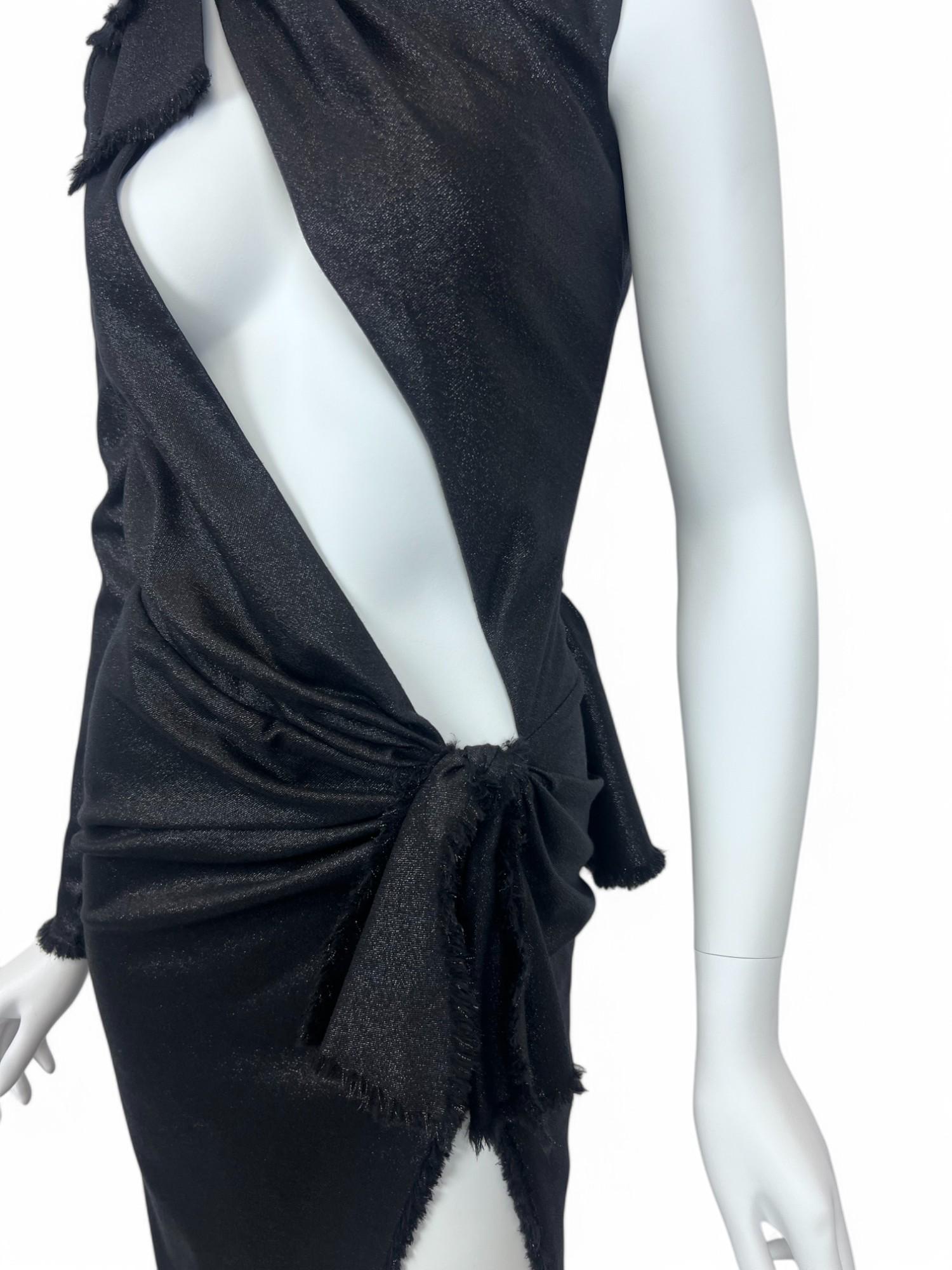 Versace abito in lana nera con spacco Sz: 38 in vendita 1