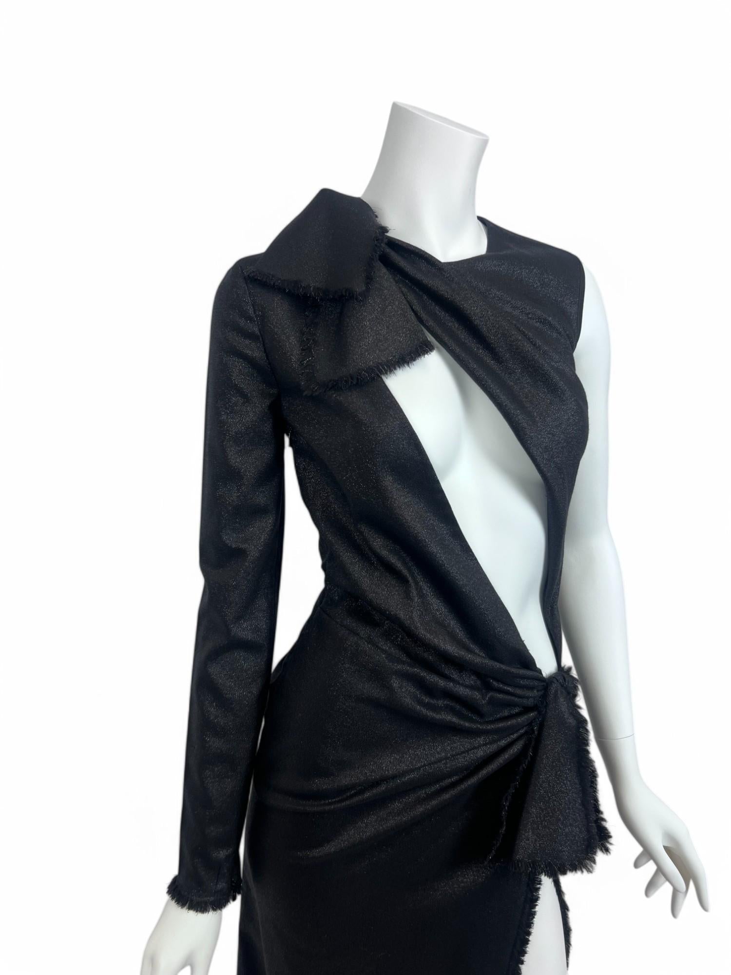 Versace abito in lana nera con spacco Sz: 38 in vendita 2