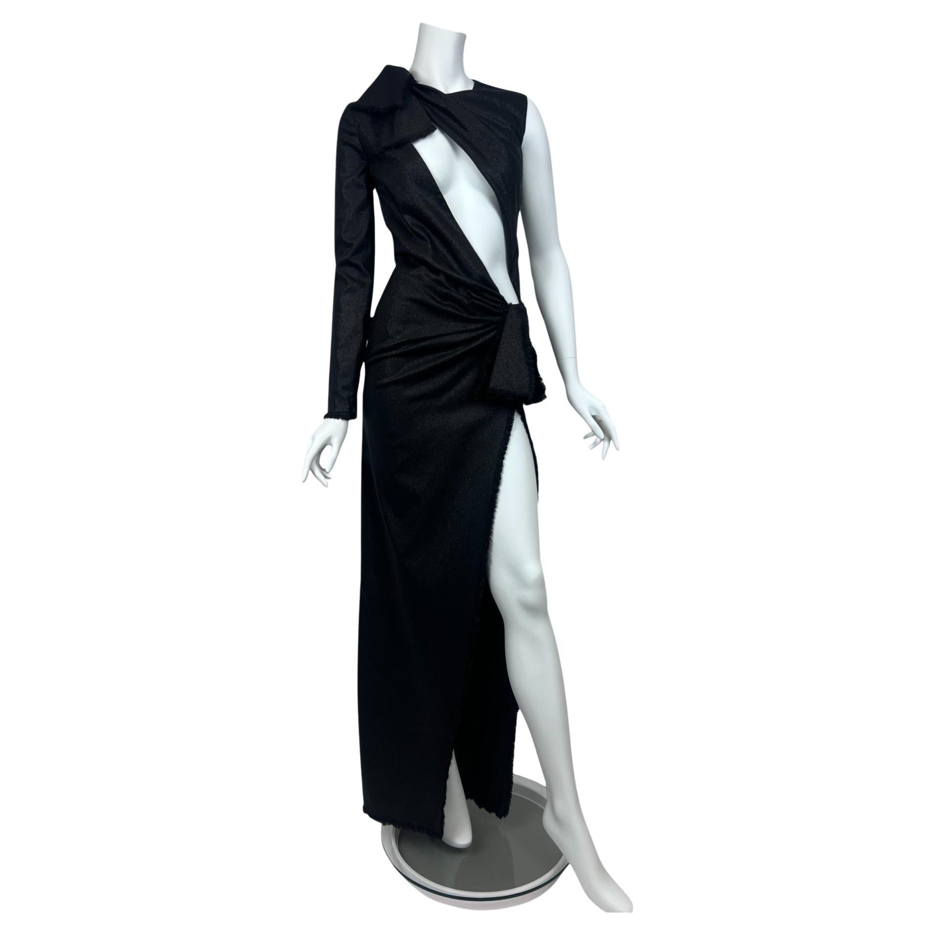 Versace abito in lana nera con spacco Sz: 38 in vendita
