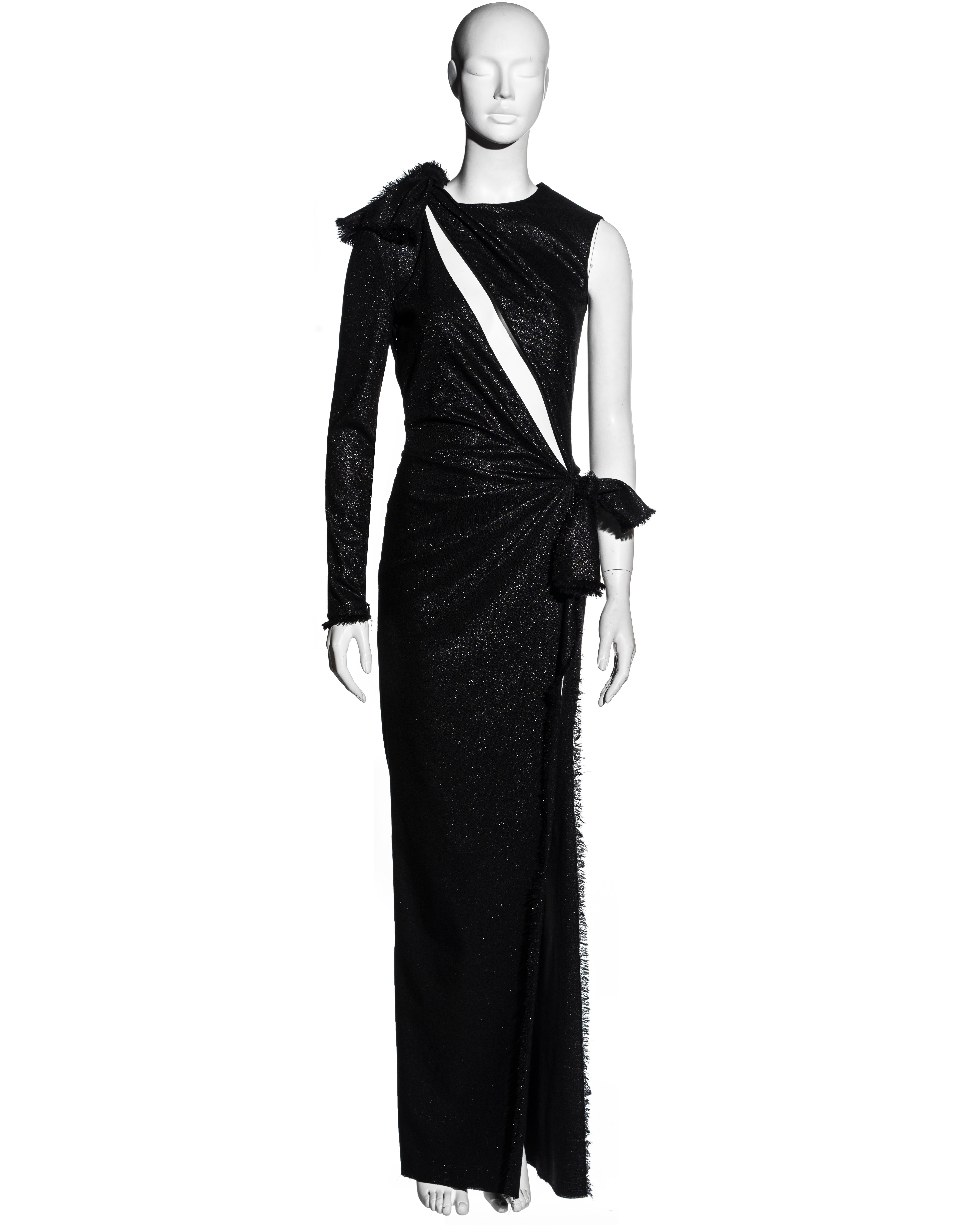 Noir Robe longue découpée en laine noire Versace, fendue sur les jambes, printemps-été 2016 en vente