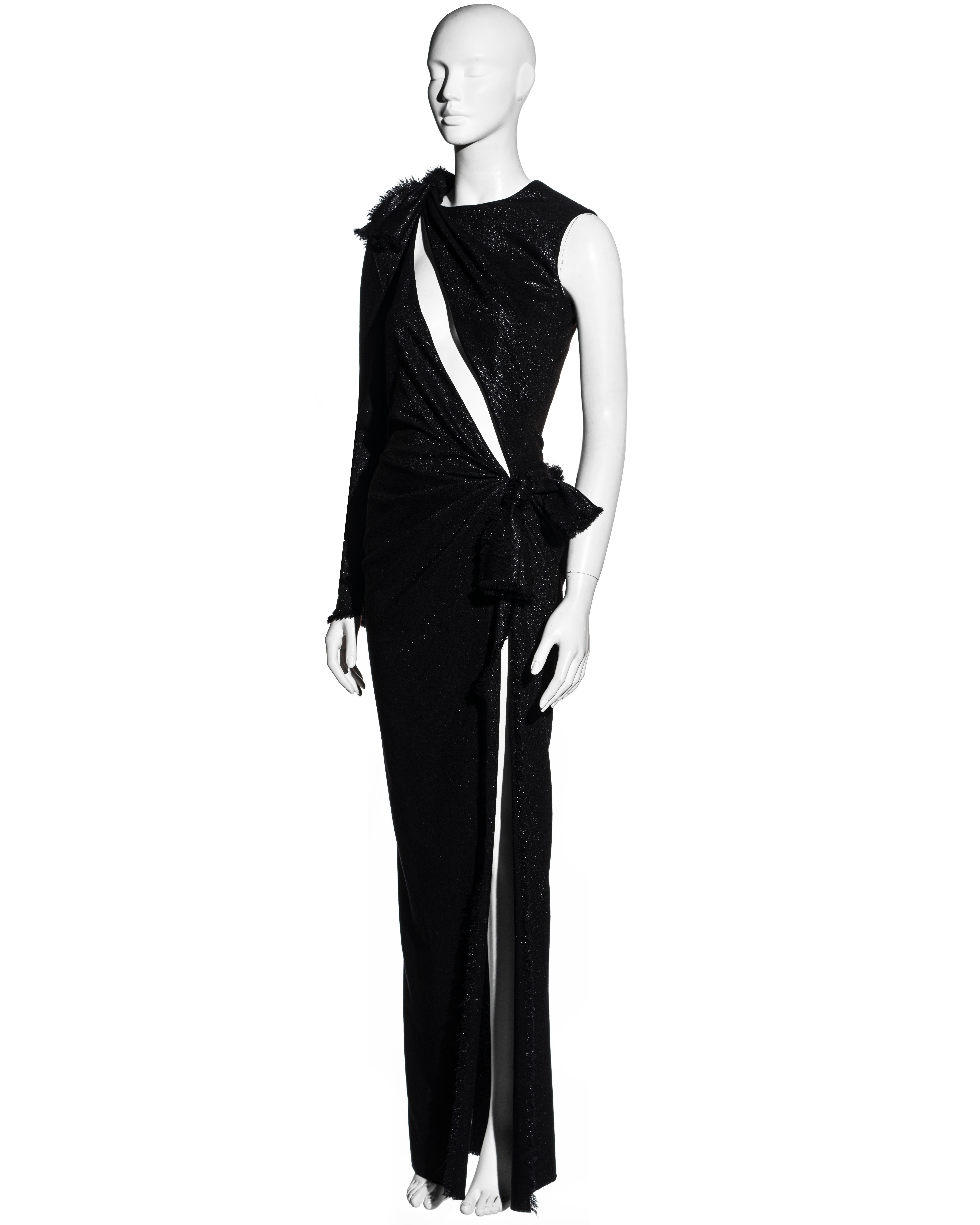 Robe longue découpée en laine noire Versace, fendue sur les jambes, printemps-été 2016 Pour femmes en vente