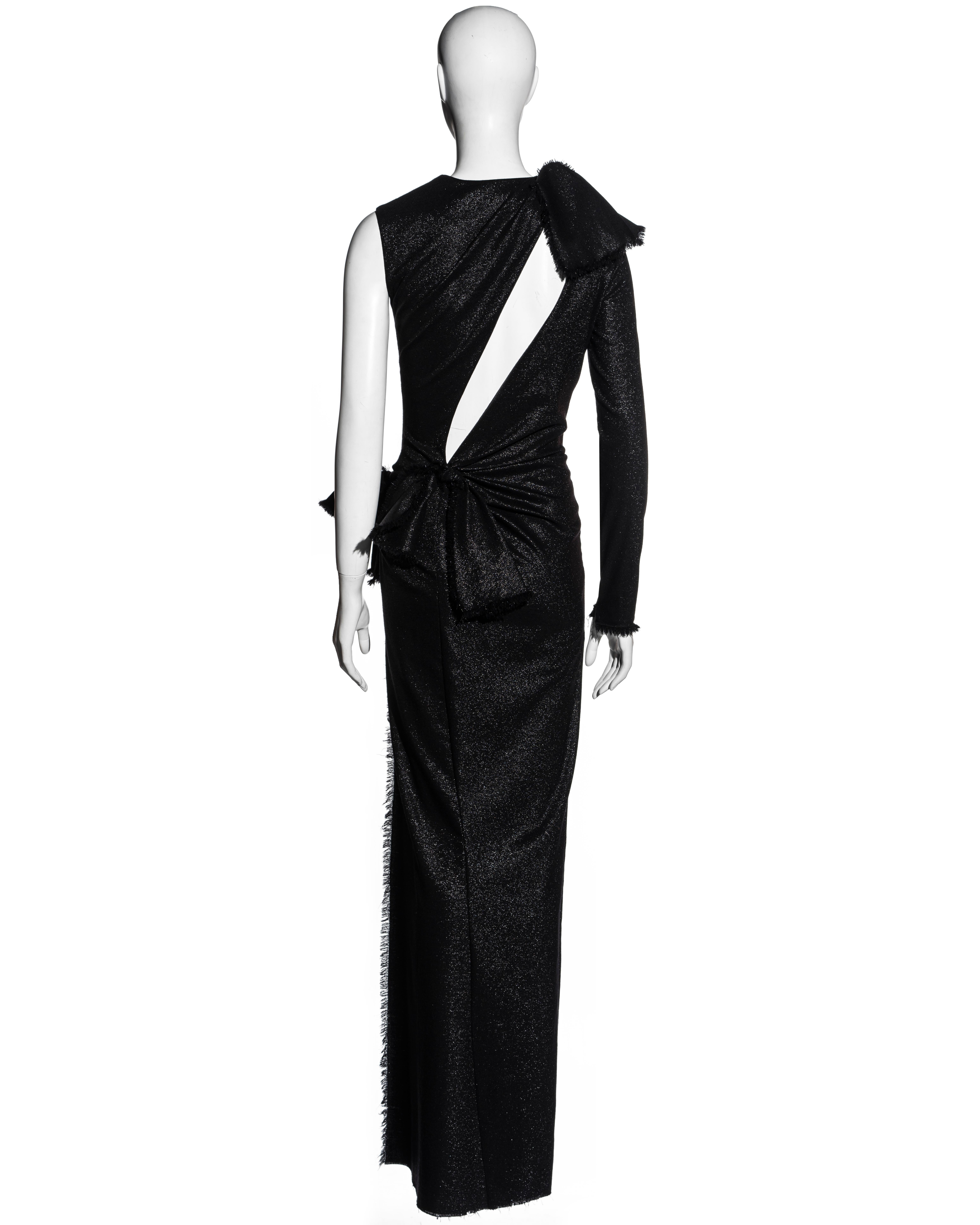 Robe longue découpée en laine noire Versace, fendue sur les jambes, printemps-été 2016 en vente 3