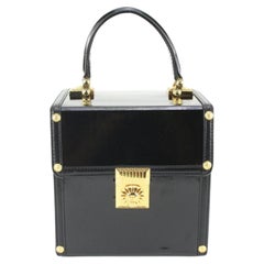 Versace Sun Vanity Box Trunk Handle Bag 54v815s aus schwarzem und goldenem Lackleder