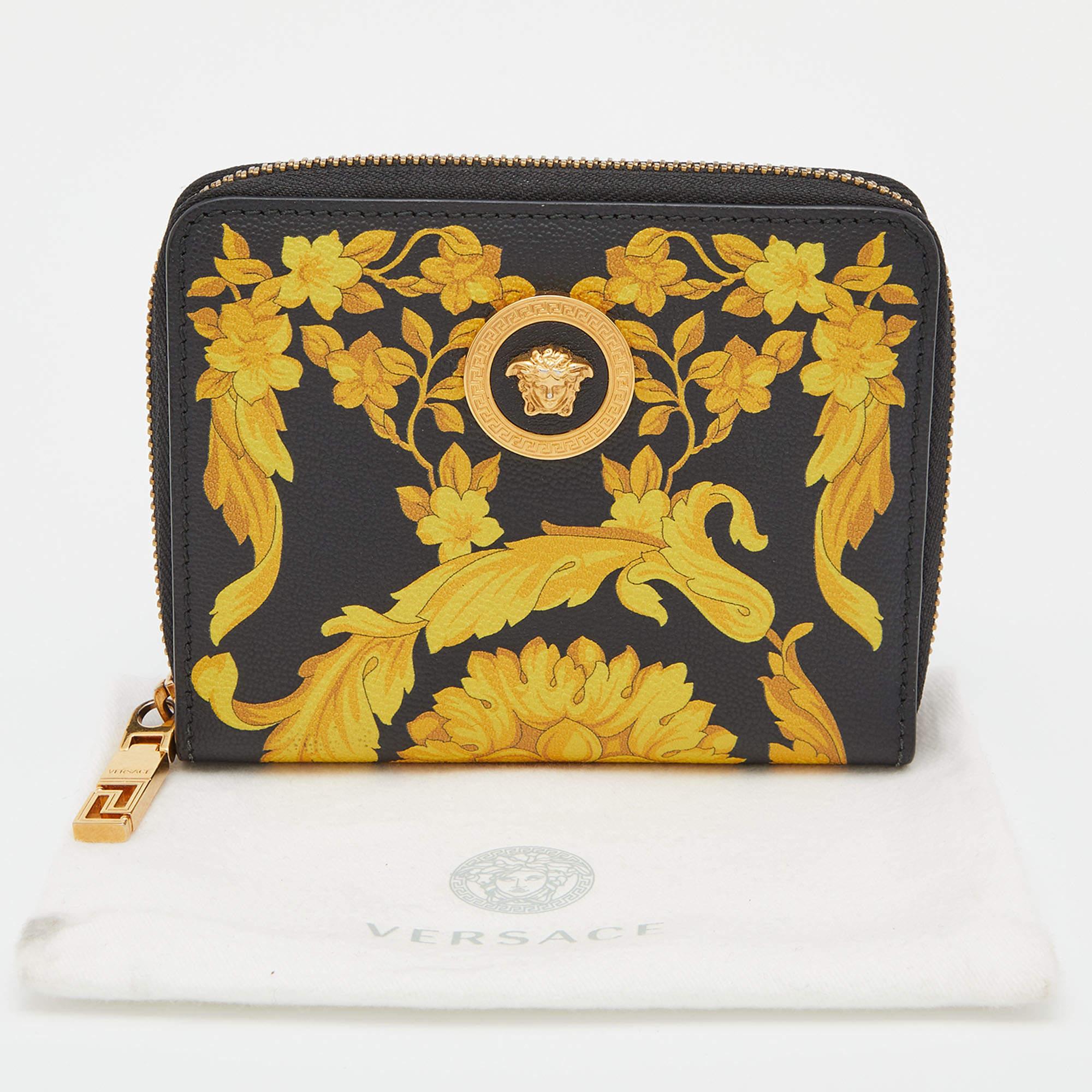 Versace Black/Yellow Baroque Print Coated Canvas Zip Around Wallet 1