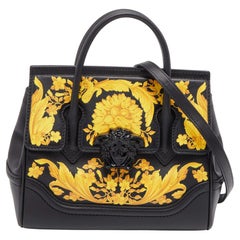 Schwarze/gelbe Palazzo Empire-Umhängetasche aus Leder mit Barockdruck von Versace