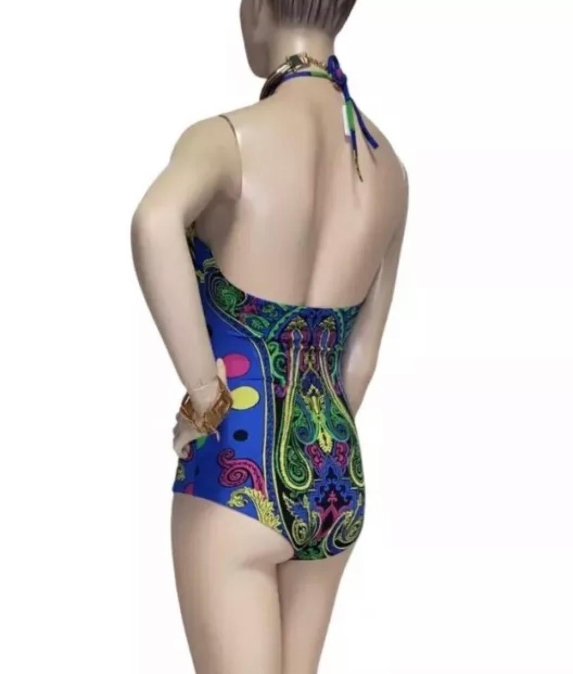 Grigio Versace Costume da bagno stampato blu Barocco XS in vendita