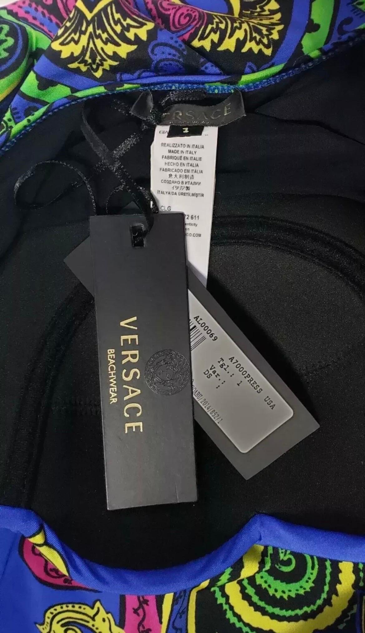 Versace Costume da bagno stampato blu Barocco XS in vendita 2