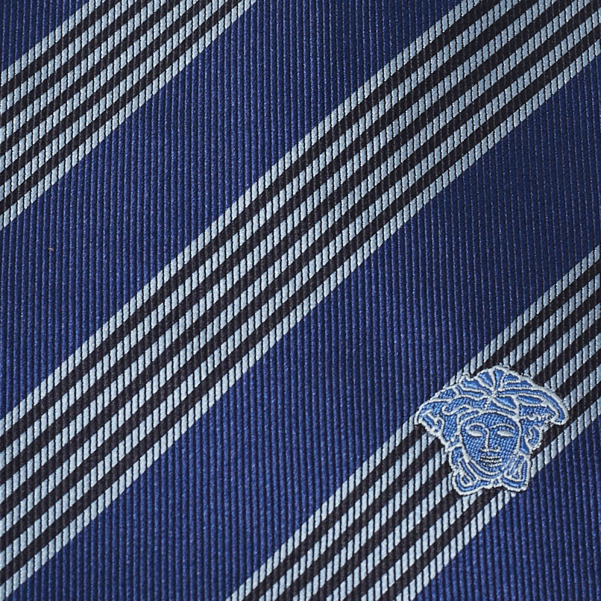 This designer tie is a perfect formal accessory that has a modern appeal. Made from luxurious materials it features intricate patterns and the brand label is neatly stitched at the back. It is sure to add style to your blazers.