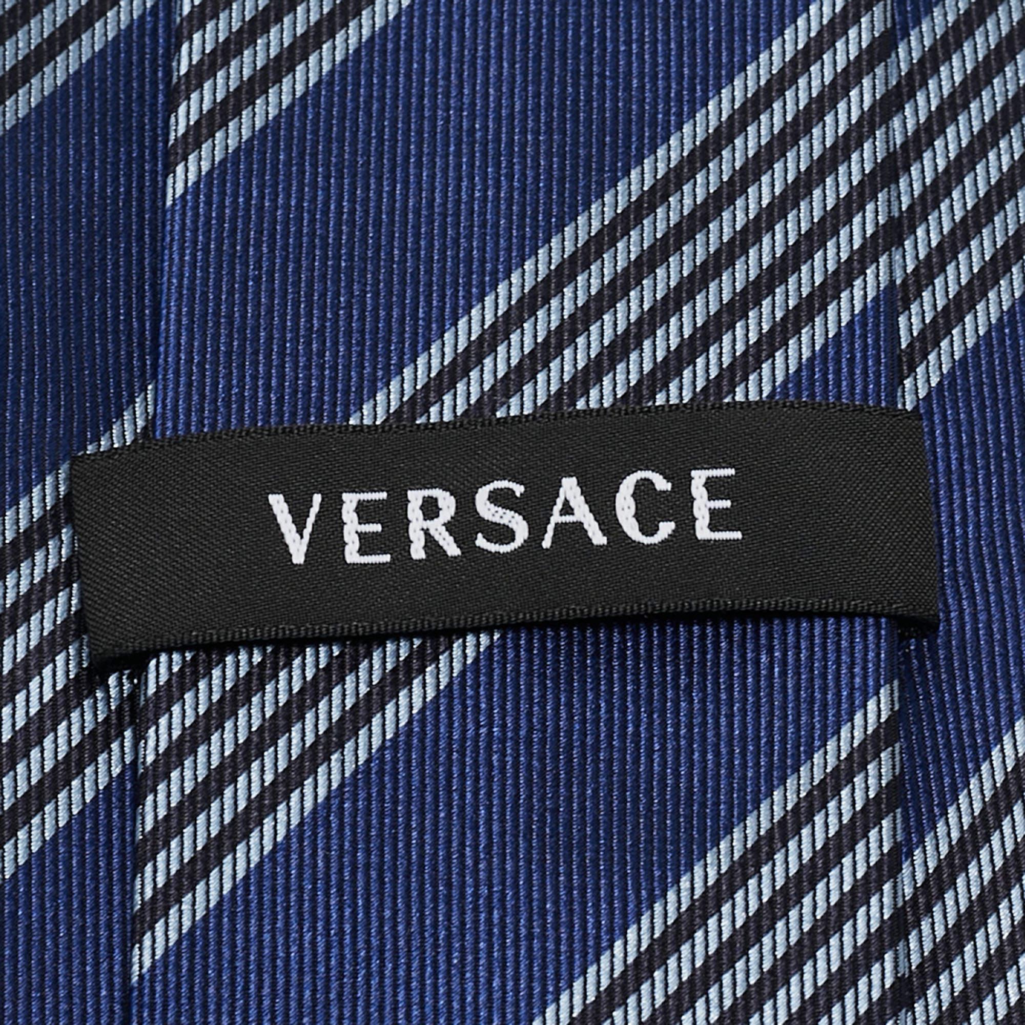 Versace Blue Diagonal Striped Silk Tie In Good Condition For Sale In Dubai, Al Qouz 2