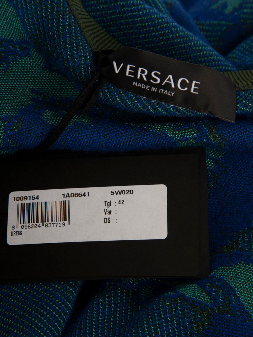 Pull en maille fleurie bleu de Versace Taille M Pour femmes en vente