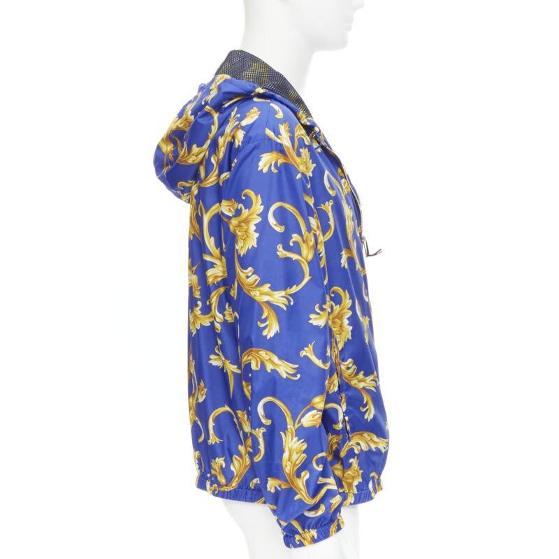  VERSACE bleu or Barocco by Versace veste coupe-vent en nylon imprimé IT52 XL Pour hommes 