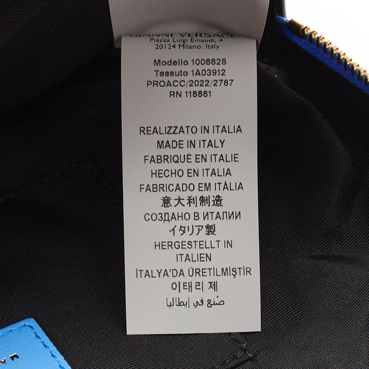 VERSACE Borsa crossbody in pelle di agnello blu trapuntata con catena Medusa oro Media in vendita 9