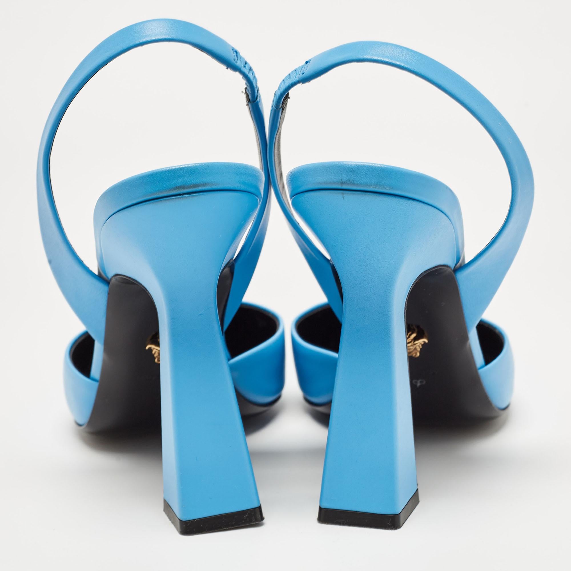 Versace Blaue Leder La Medusa Slingback Pumps mit Slingback Größe 38 im Angebot 4