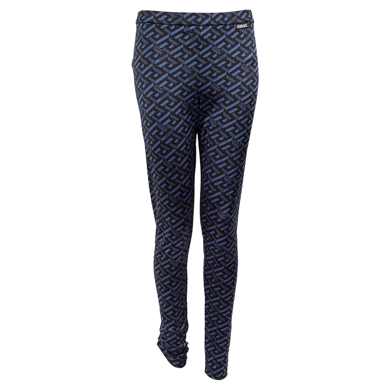 Leggings bleus à motif de logo Versace Taille M en vente