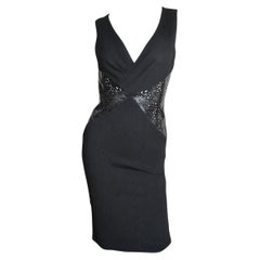 Versace - Robe moulante en cuir verni à taille moulante