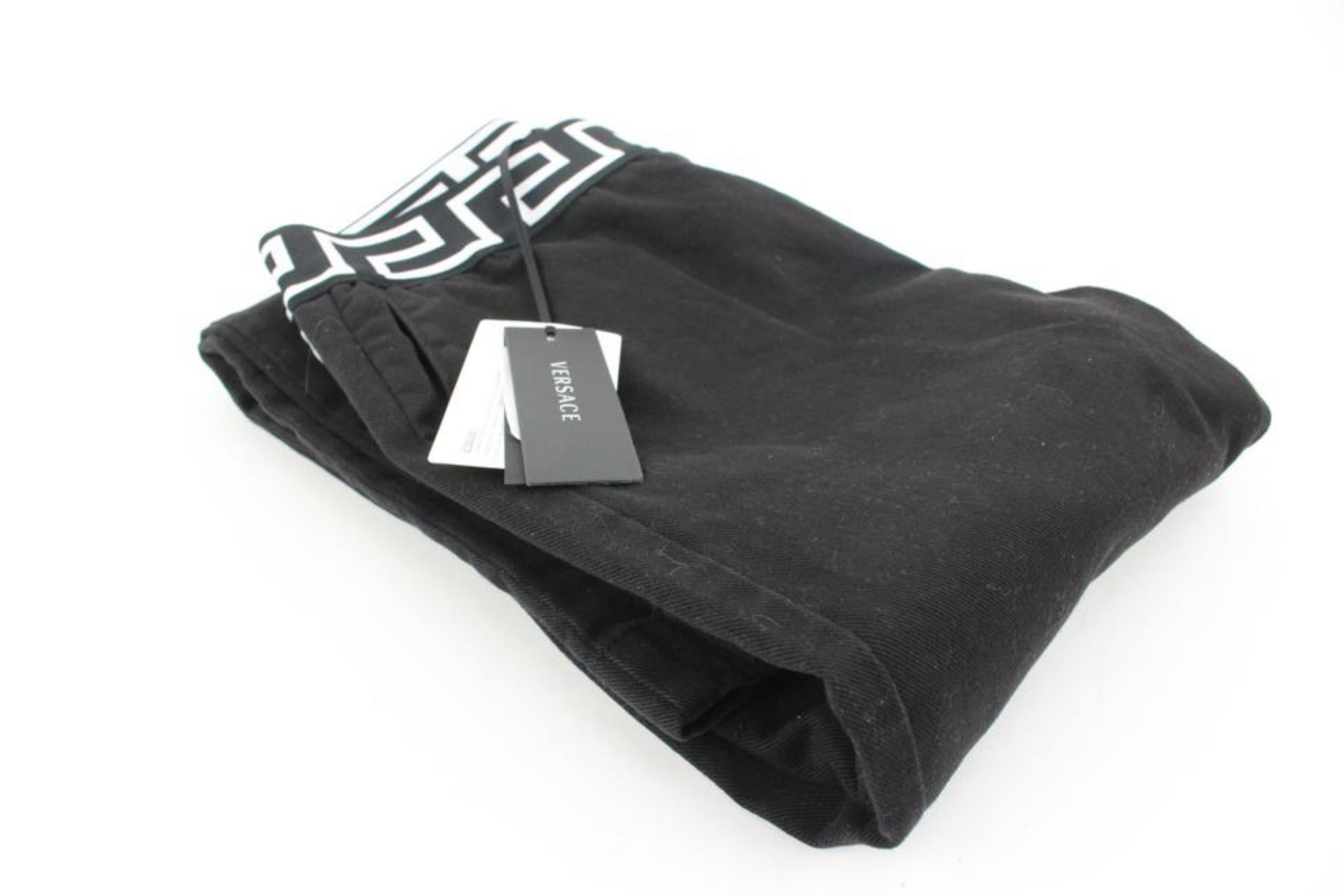 Versace Boys 12A Schwarz x Weiß Greca Boy's Hosen Hosen 120v23
Datum Code/Seriennummer: 0449F712F66B81
Hergestellt in: Italien
Maße: Länge:  19.5