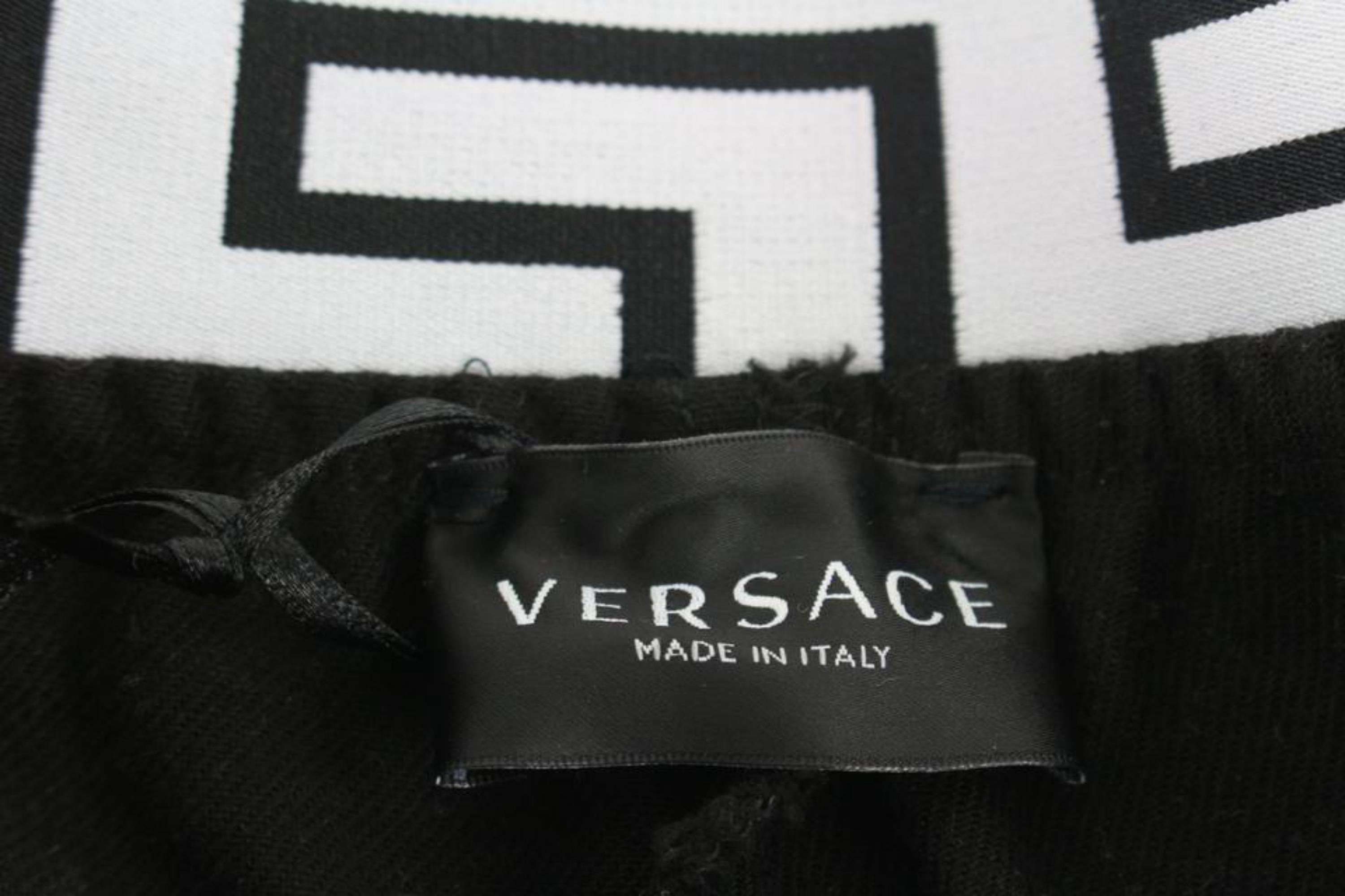 Junge Hose von Versace, 12A, Schwarz x Weiß, Greca, 120v23 Herren im Angebot