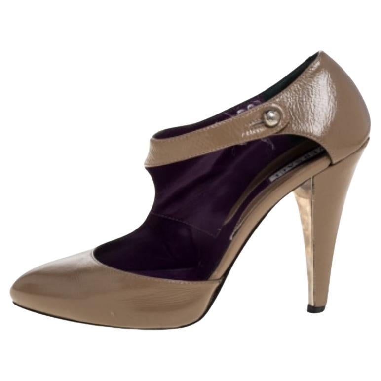 Versace Brown Patent Leather Half D'Orsay Ankle Strap Pumps Size 34.5 For Sale