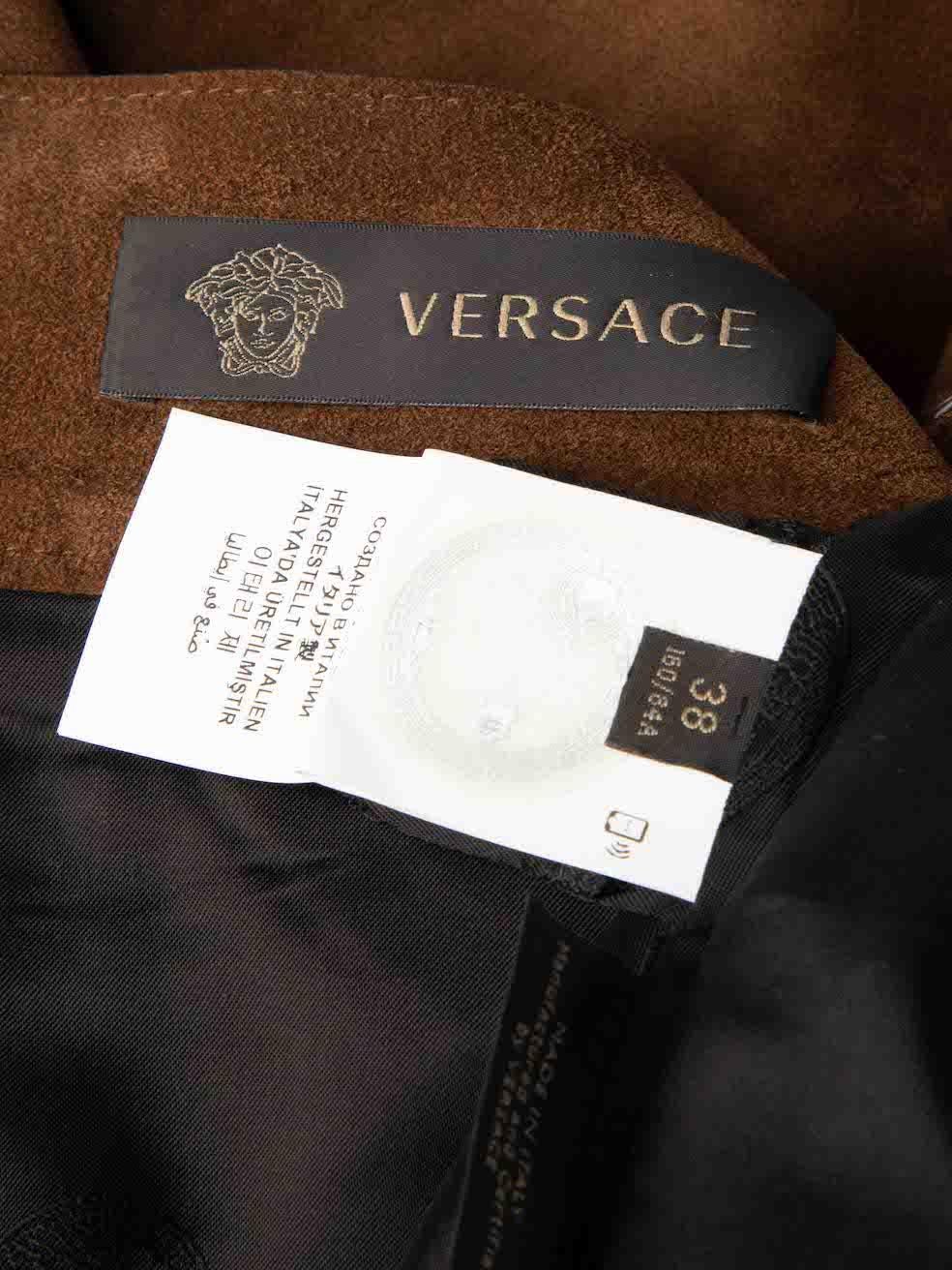 Minijupe en daim à ornements, couleur Brown, Versace Taille XS Pour femmes en vente