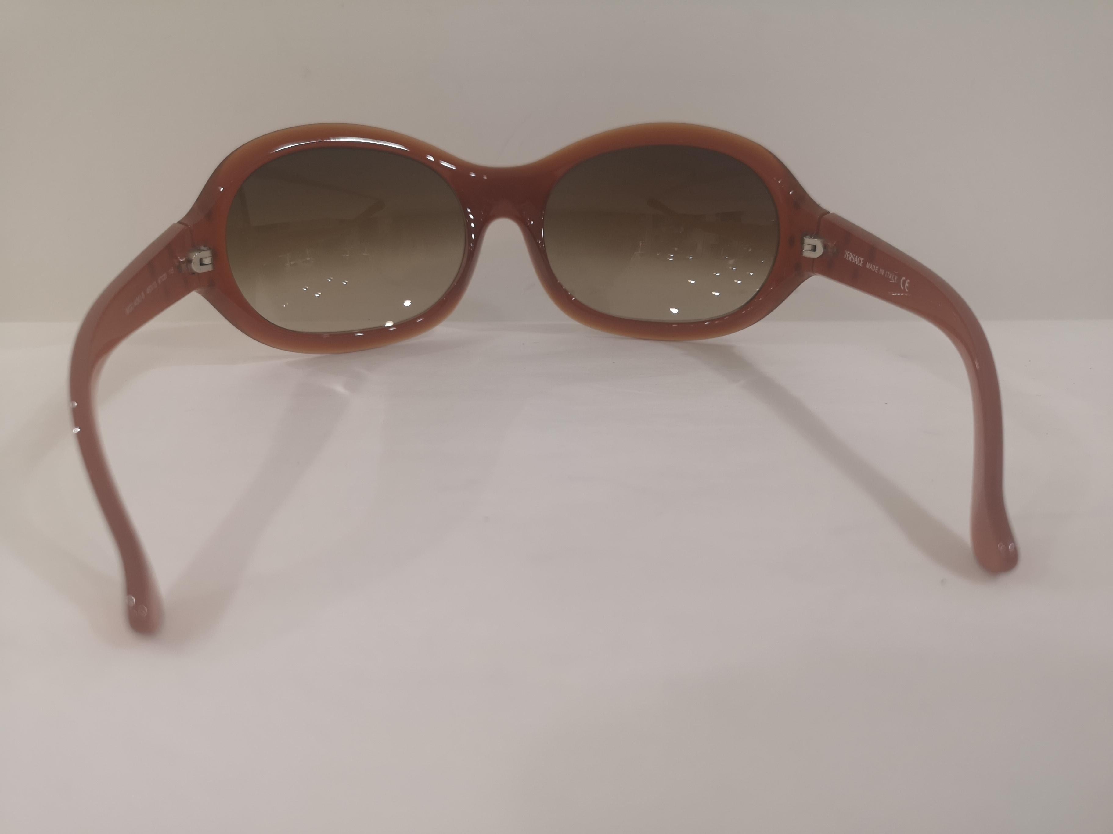 Braune Versace-Sonnenbrille von Swarovski NWOT im Angebot 3