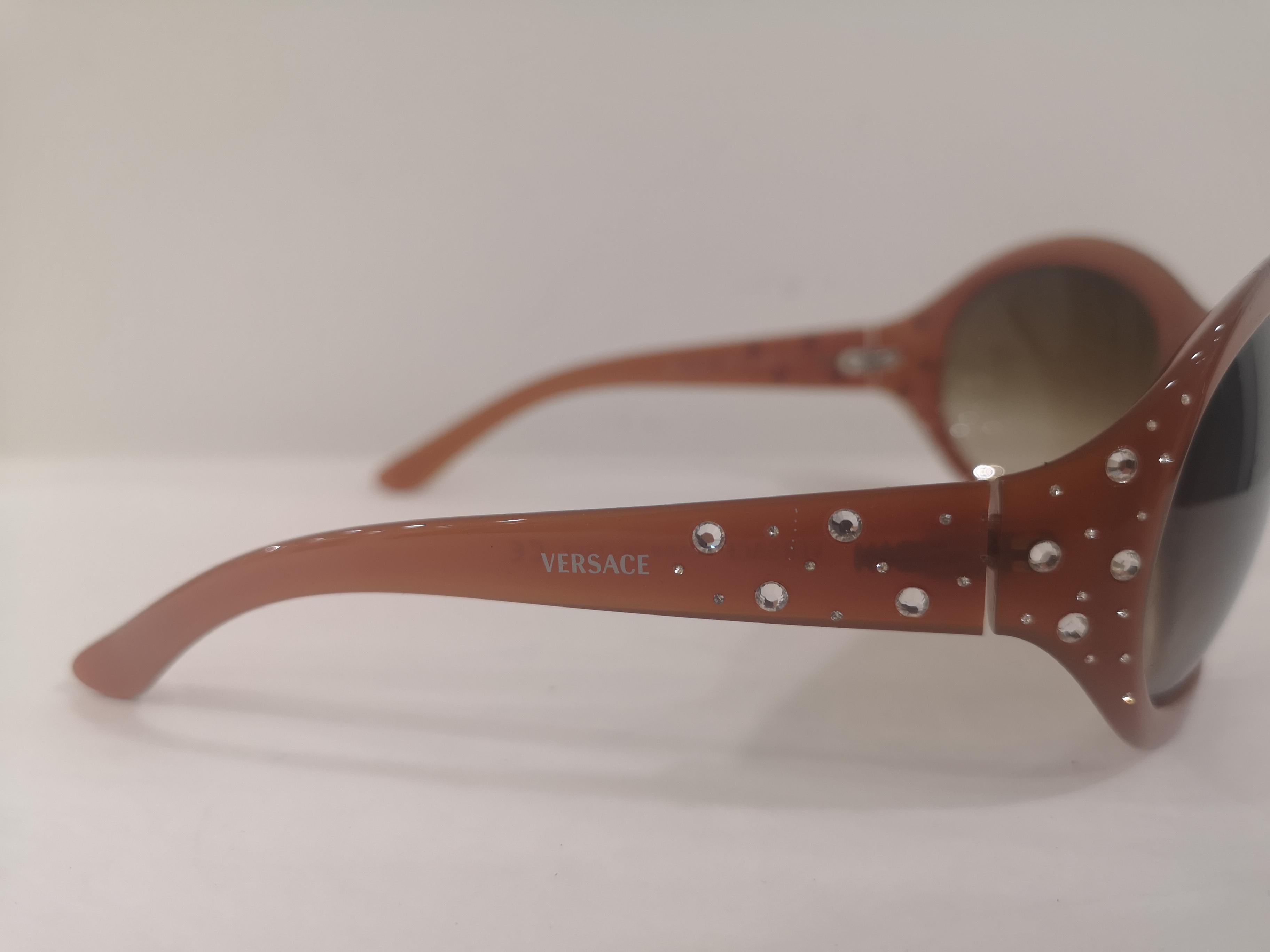 Braune Versace-Sonnenbrille von Swarovski NWOT im Angebot 5
