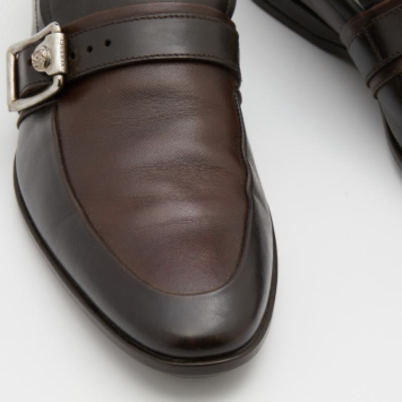 Versace Brown Two Tone Leather Buckle Detail Slip On Loafers Size 41 For Sale 1