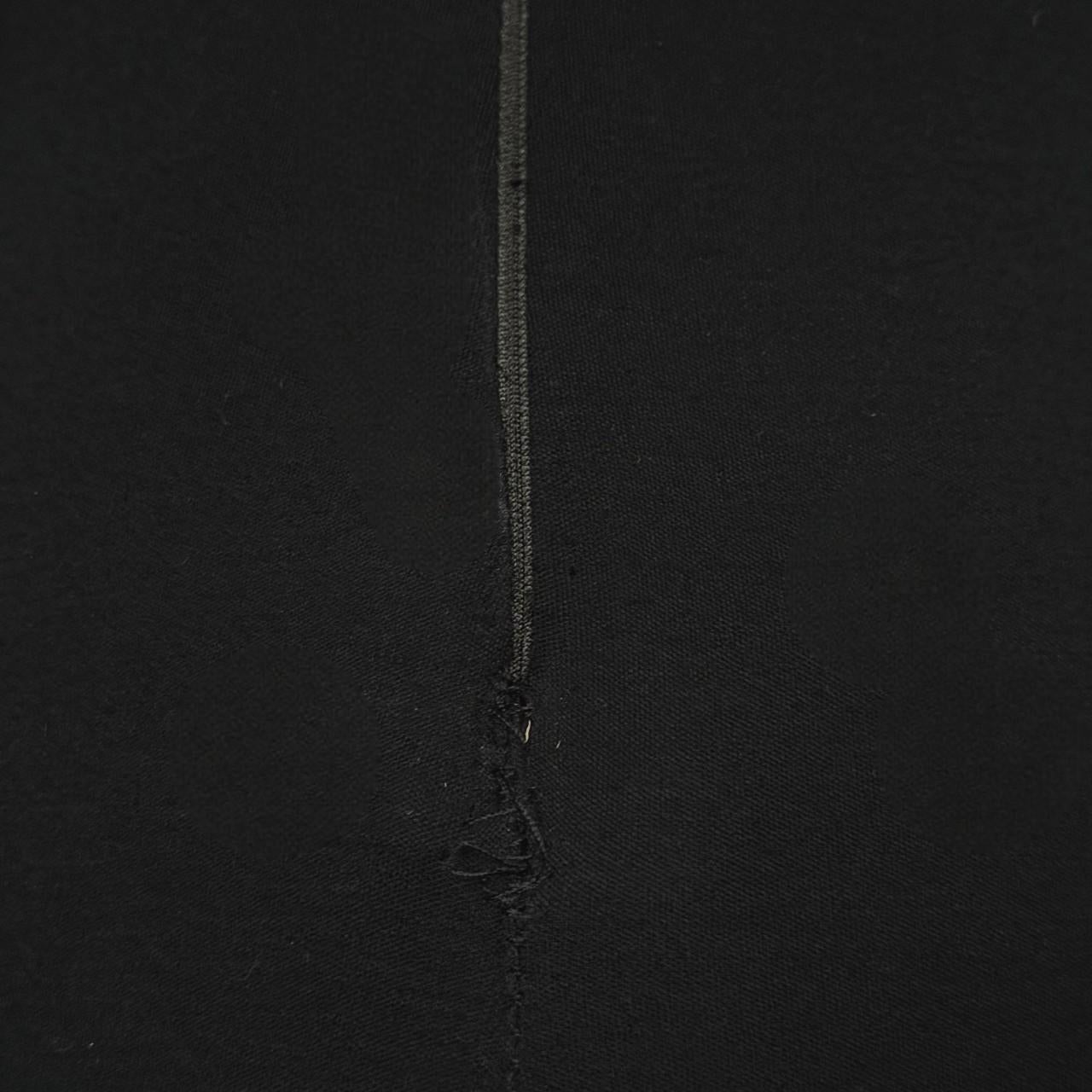 Versace by Donatella Versace F/W 2006 - Robe midi noire à volants en vente 1